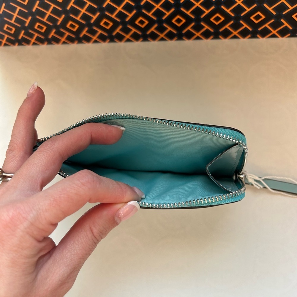 Tory Burch Blake Patent Zip Card Case Angel Blue Silver - Picture 5 of 7